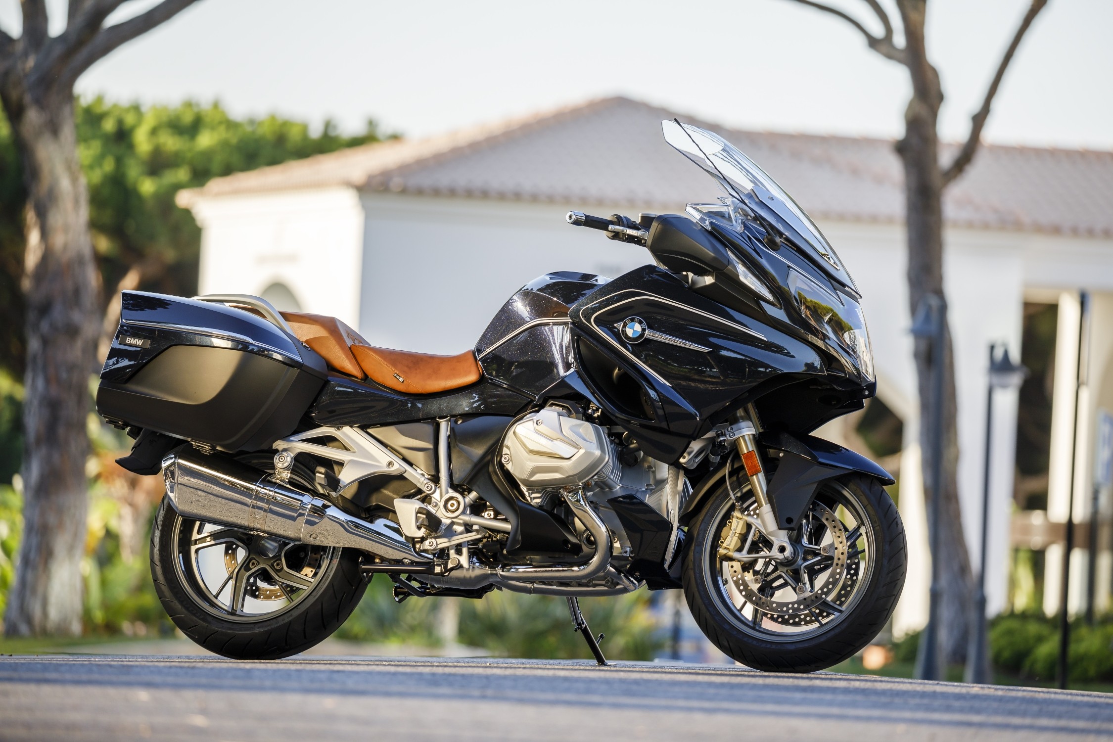 BMW R 1250 RT and R 1200 RT motorcycle tire pressure guide