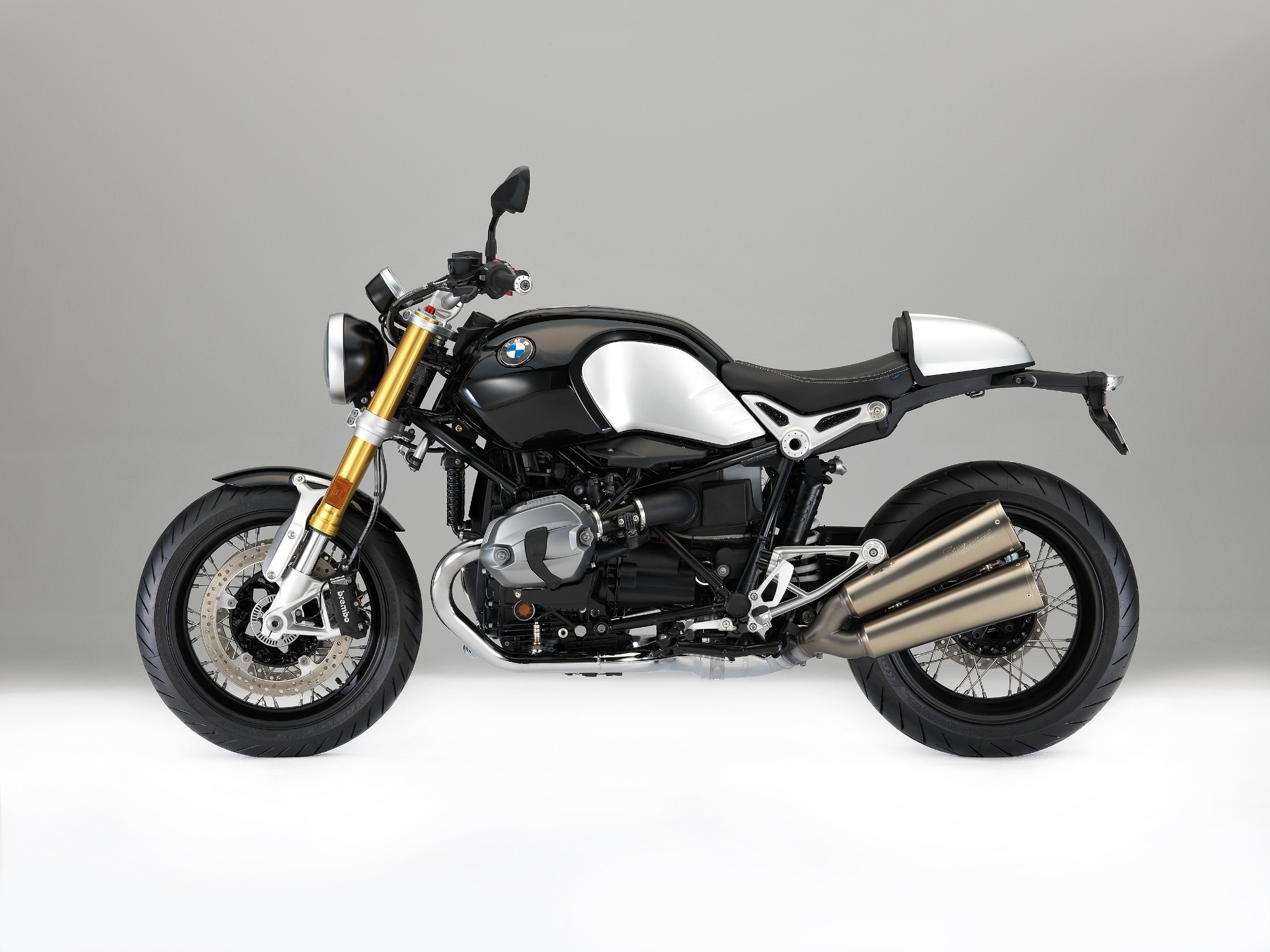 BMW R nineT motorcycle tire pressure guide