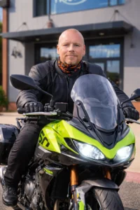 The Miles & Lean Mission - Erik Storm on his Triumph Tiger Sport 660 - Contact Miles & Lean - Erik Storm